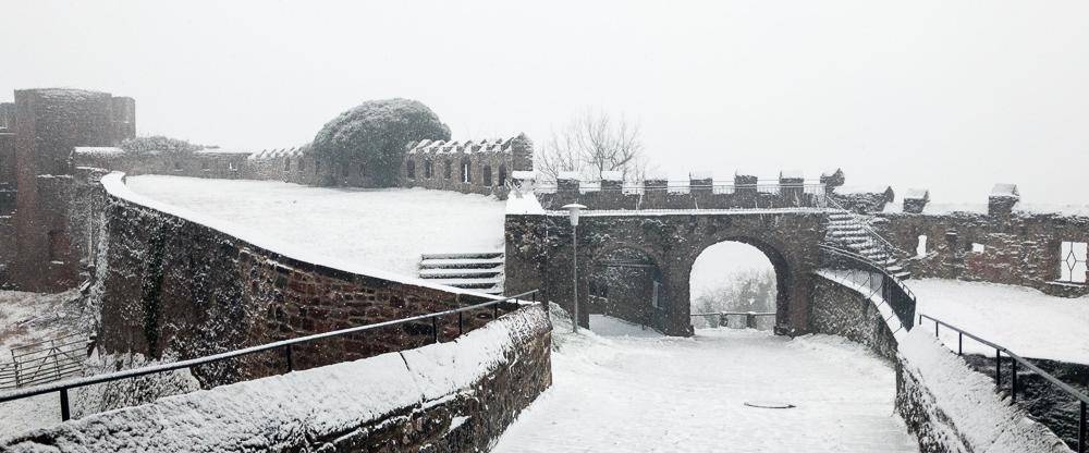 Burg Breuberg im Schnee